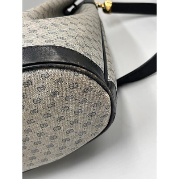 Gucci Italy Vintage 1980's GG Monogram Navy Gray Drawstring Bucket Bag - Picture 9 of 15